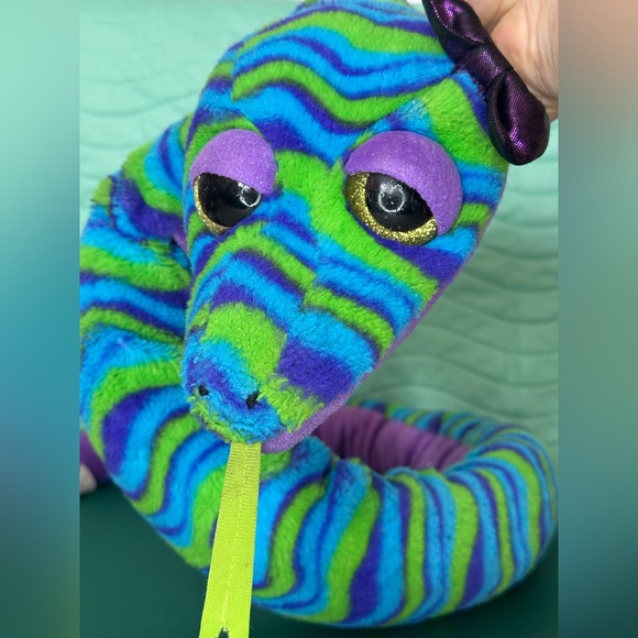 Wild Republic Sweet & Sassy striped snake plush toy - Picture 3 of 6